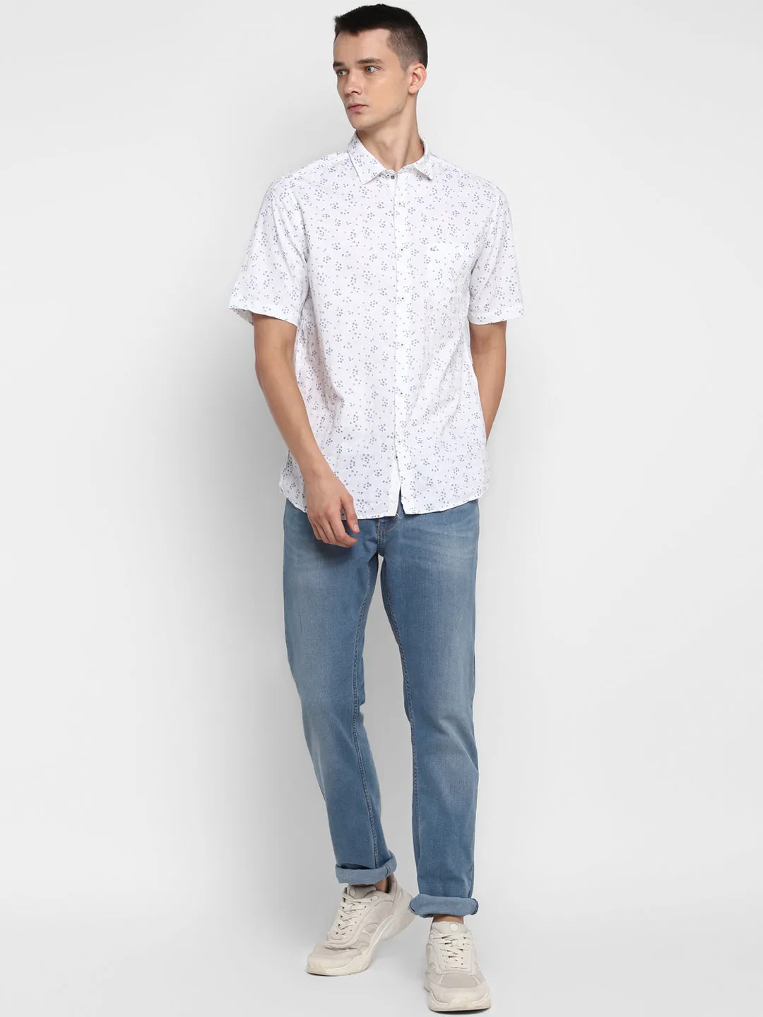 100% Cotton White Printed Slim Fit Half Sleeve Casual Shirt