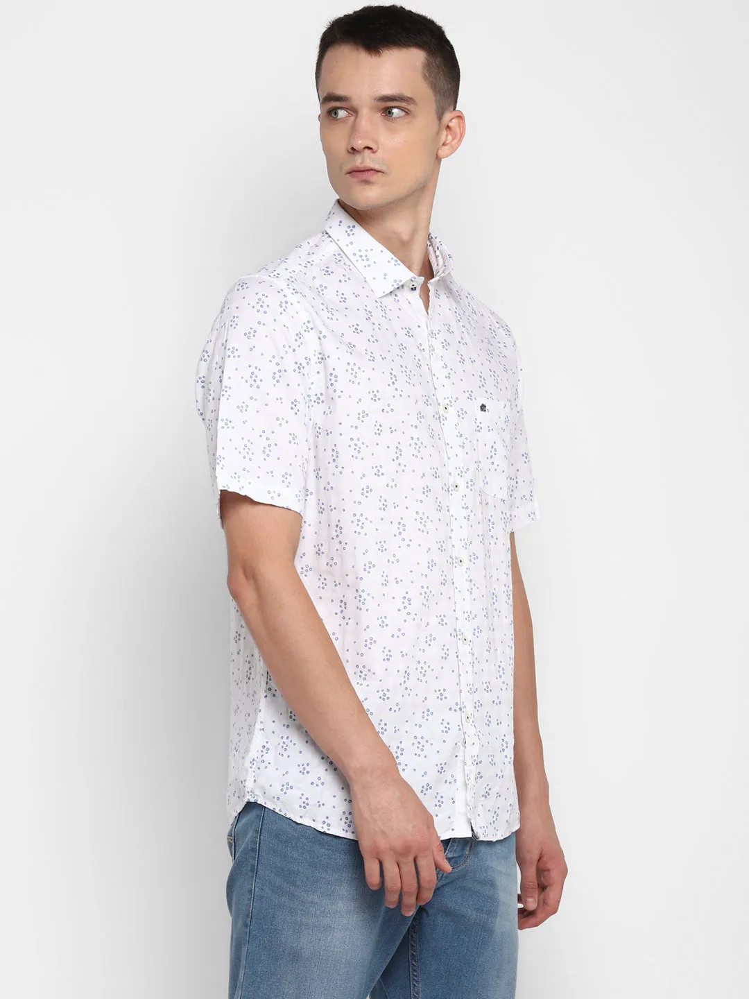 100% Cotton White Printed Slim Fit Half Sleeve Casual Shirt