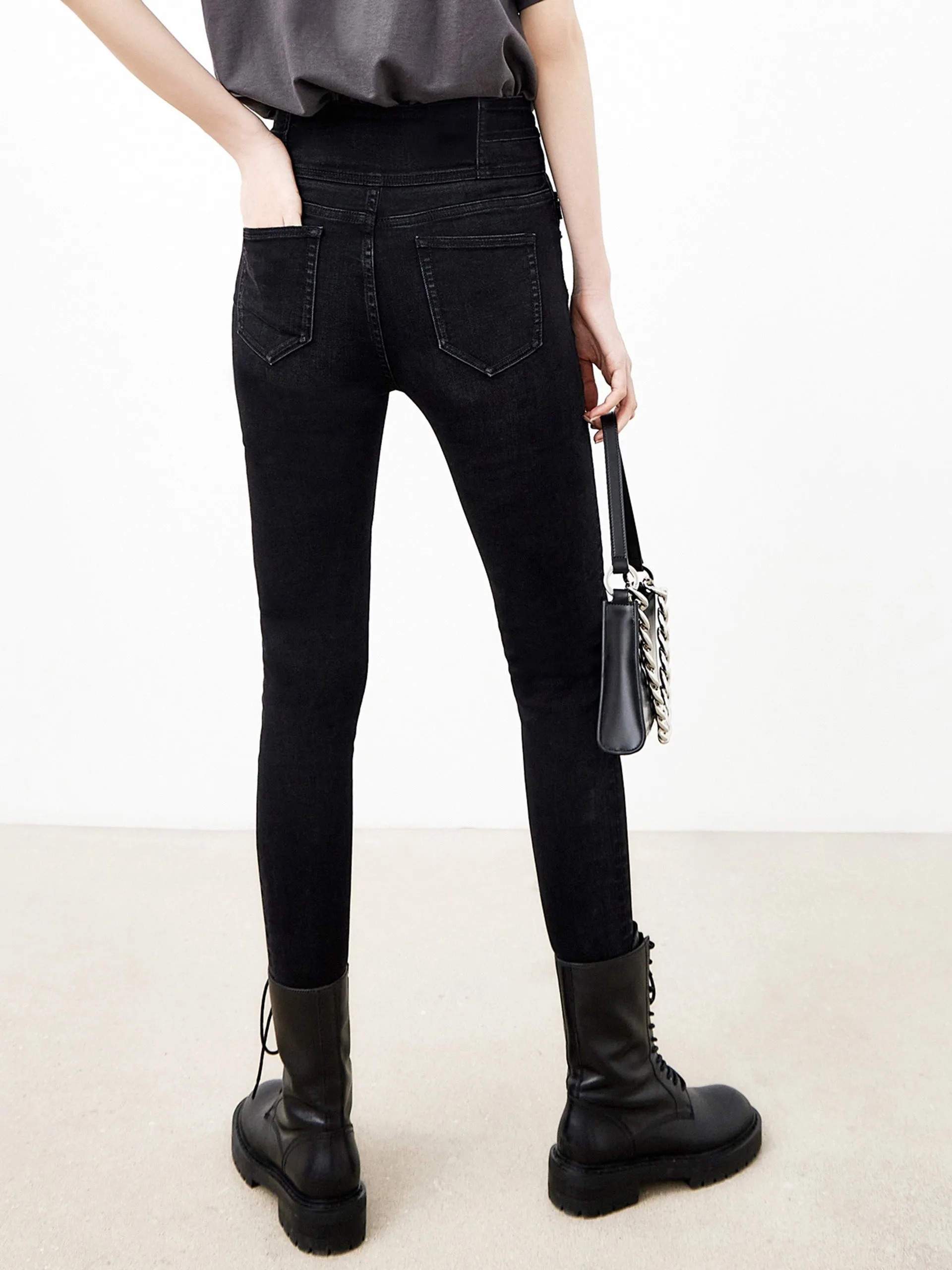 Button Cut-out Skinny Jeans