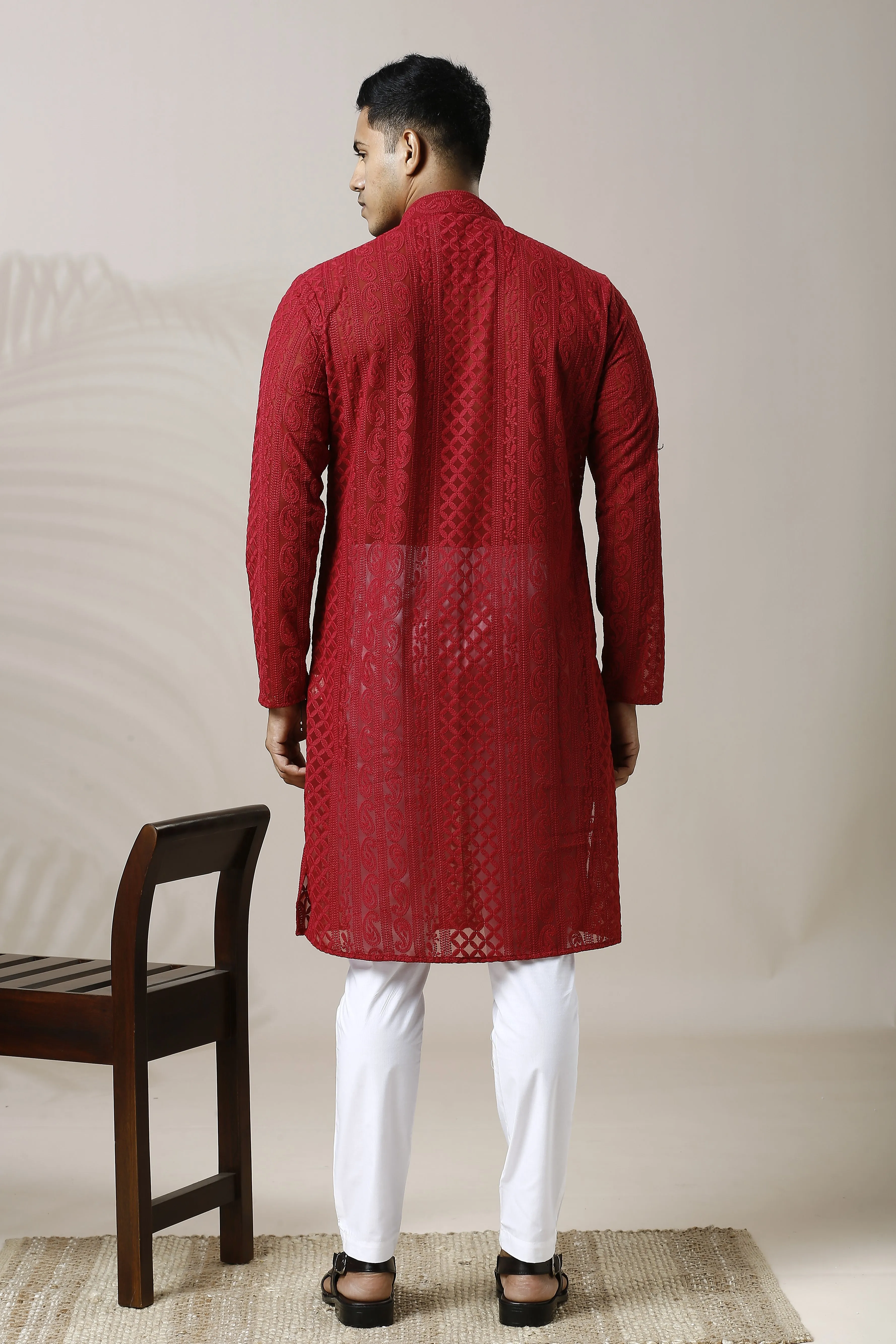 GEHRA MAROON CHIKANKARI KURTA FOR MEN IN PAISLEY DESIGN