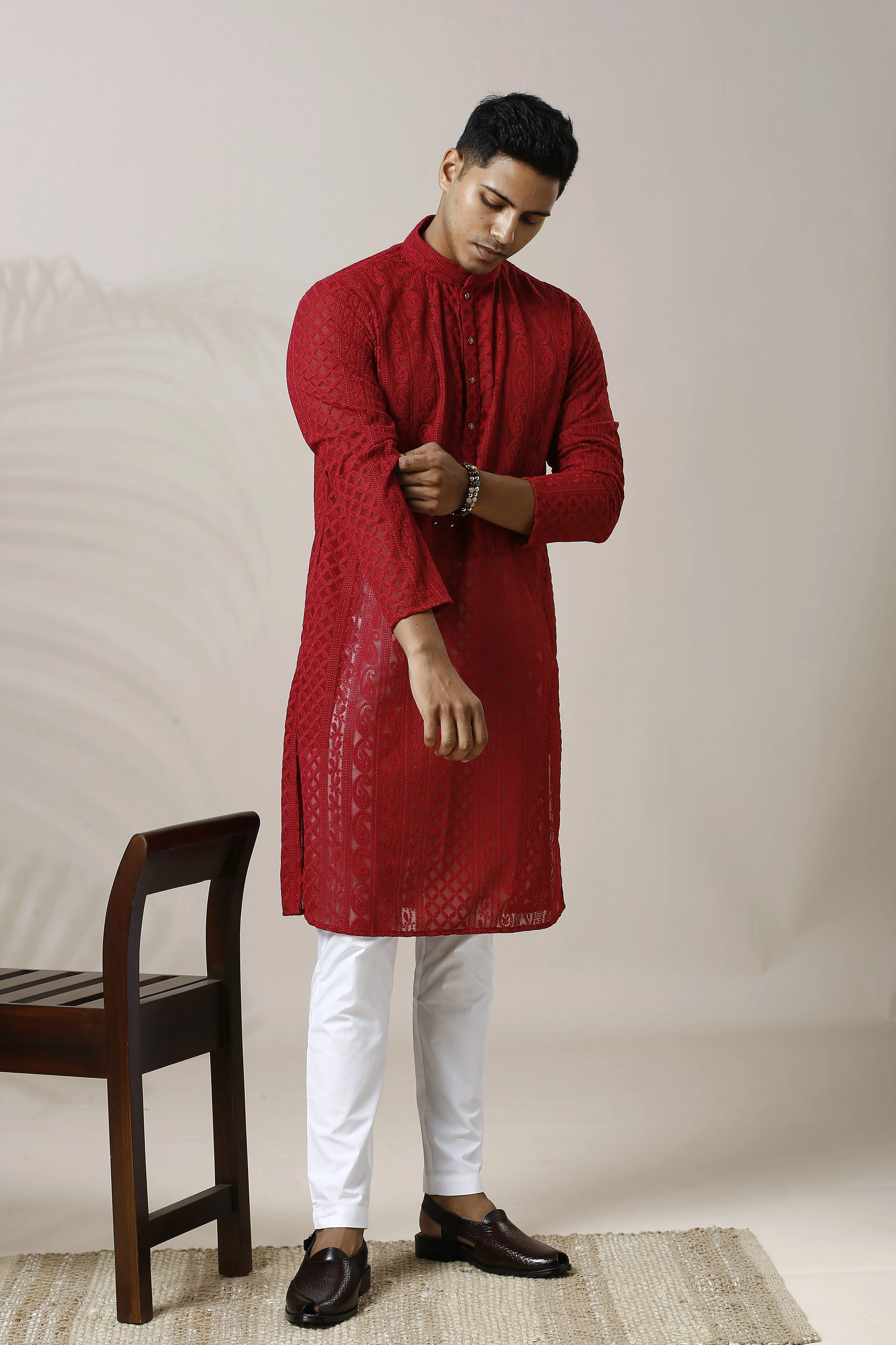 GEHRA MAROON CHIKANKARI KURTA FOR MEN IN PAISLEY DESIGN