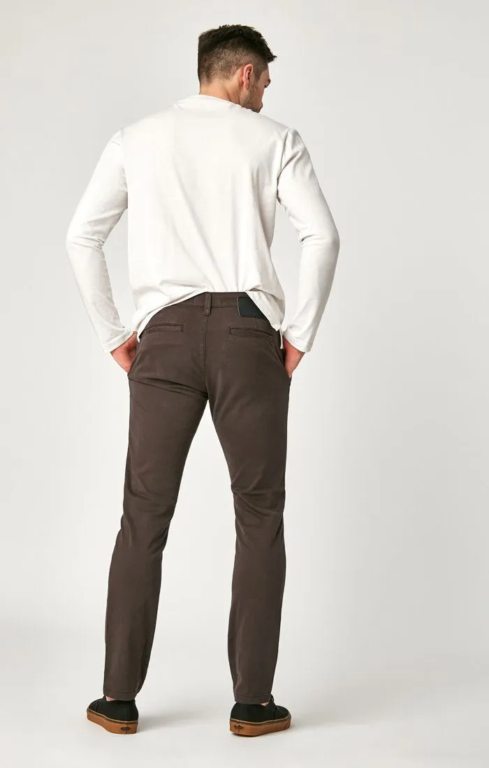 JOHNNY SLIM CHINO IN BLACK COFFEE SATEEN