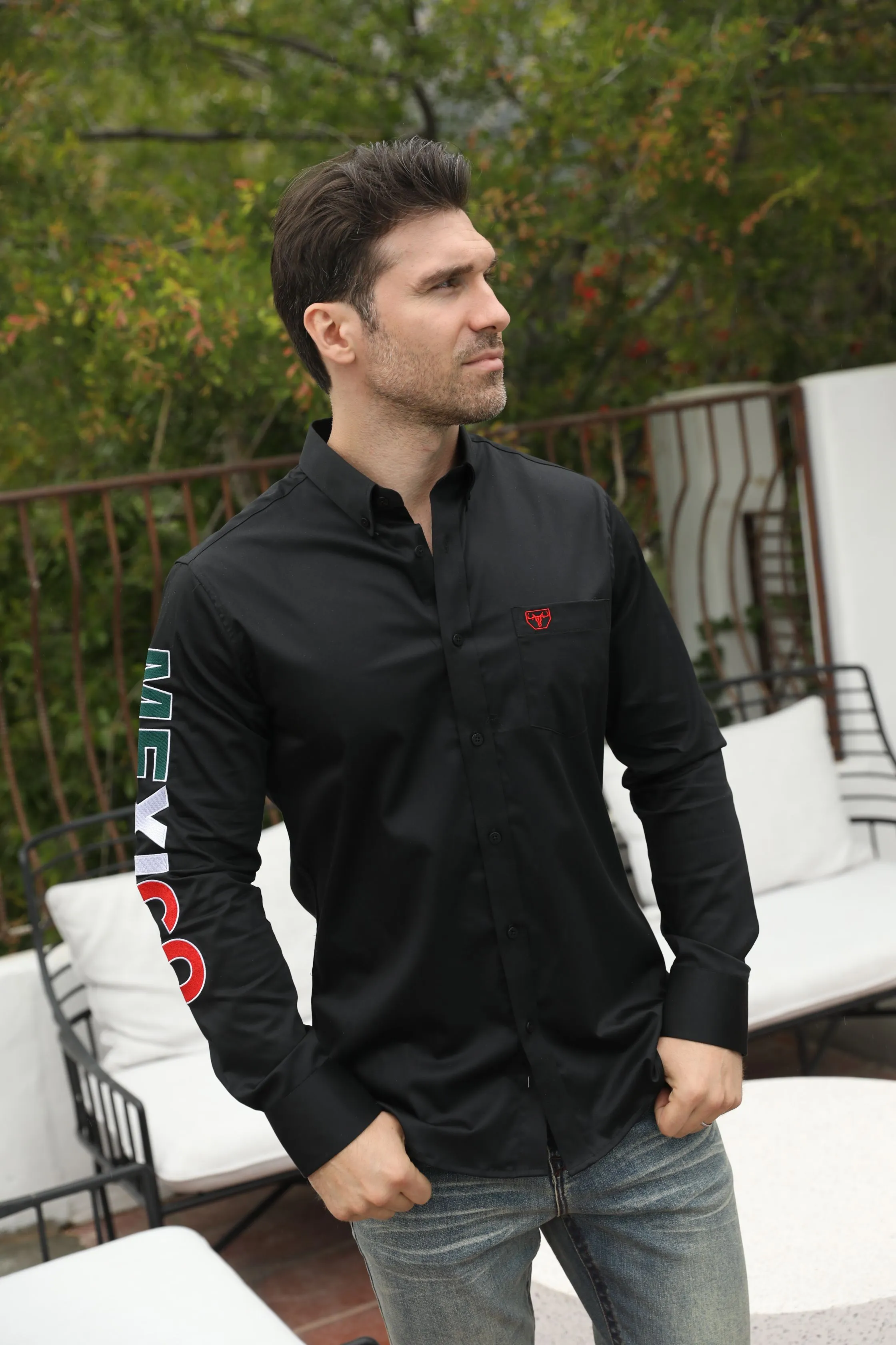 Men’s Single Pocket Logo Modern Fit Stretch Mexico Dress Shirt - Black