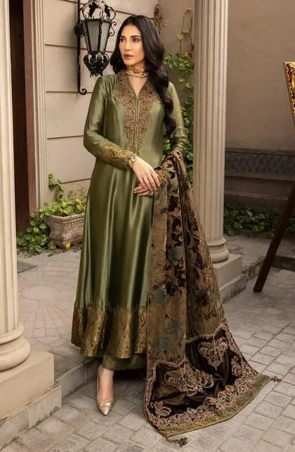 Nilofer Shahid - The Queen’s Chandelier - Pure Velvet - Peshwas - 3 Piece