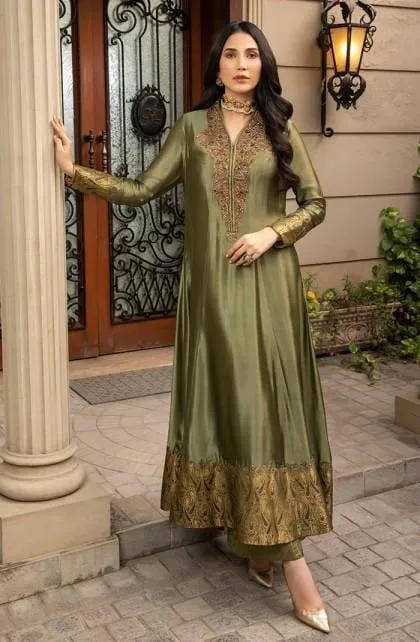 Nilofer Shahid - The Queen’s Chandelier - Pure Velvet - Peshwas - 3 Piece