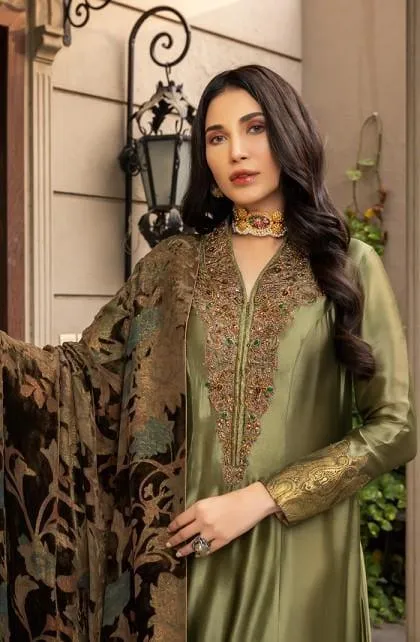 Nilofer Shahid - The Queen’s Chandelier - Pure Velvet - Peshwas - 3 Piece