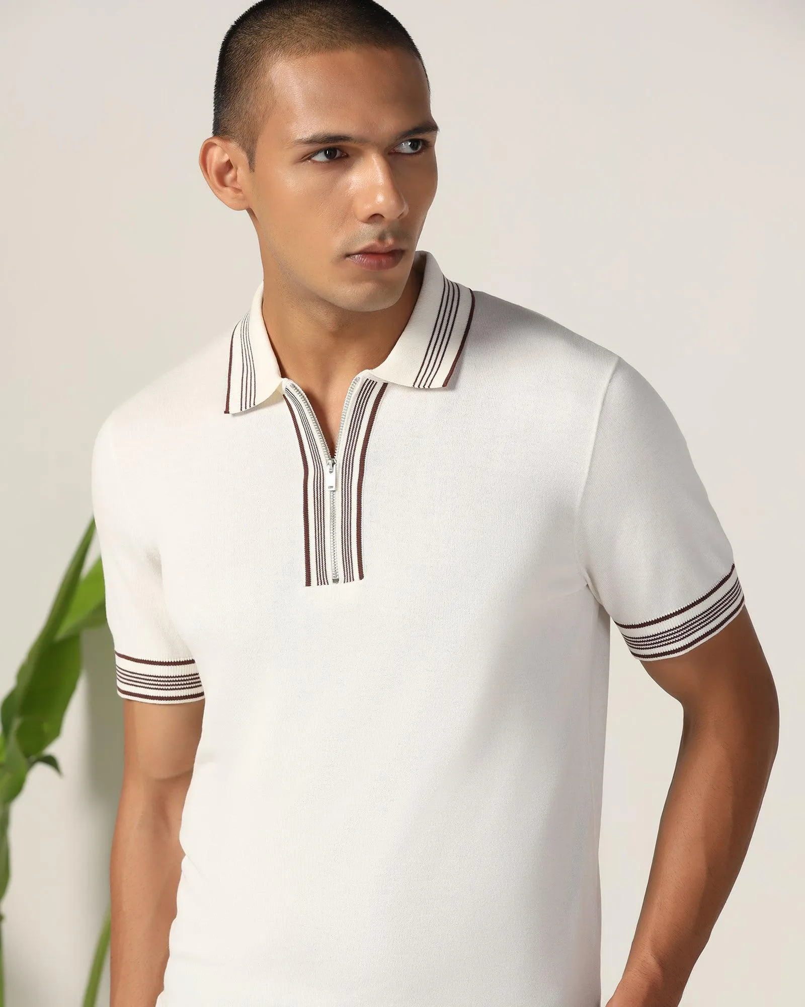 Polo Off White Solid T-Shirt - Remi