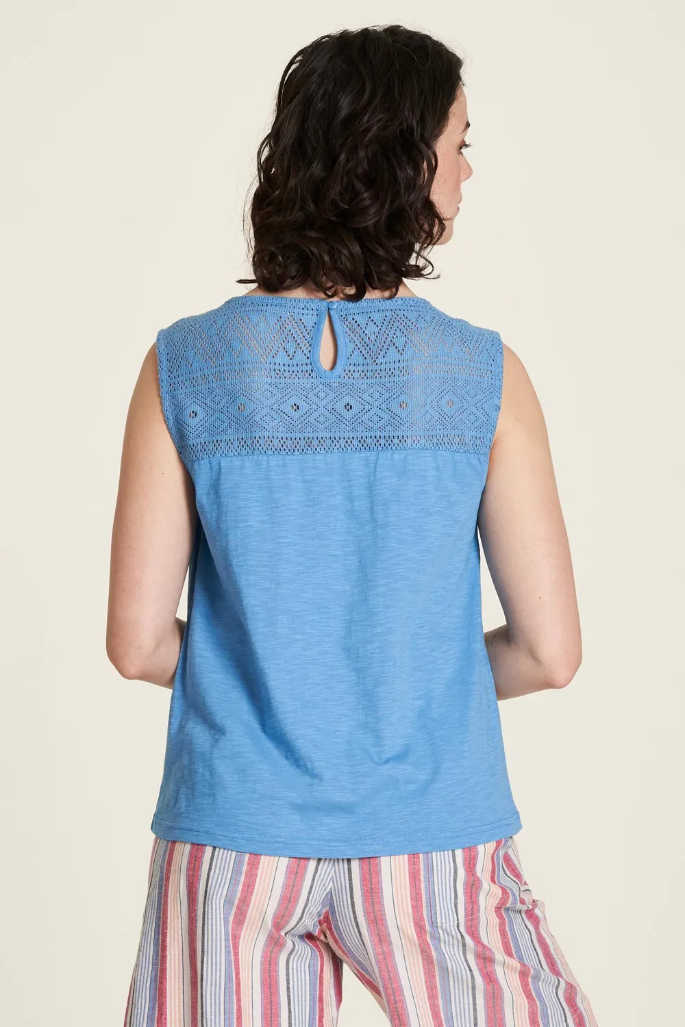 Tranquillo Blue Sleeveless Top With Lace Details